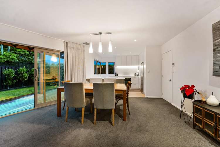 2/2 Rahopara Street Castor Bay_6