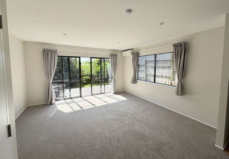 14/44 Fields Parade Oteha_1