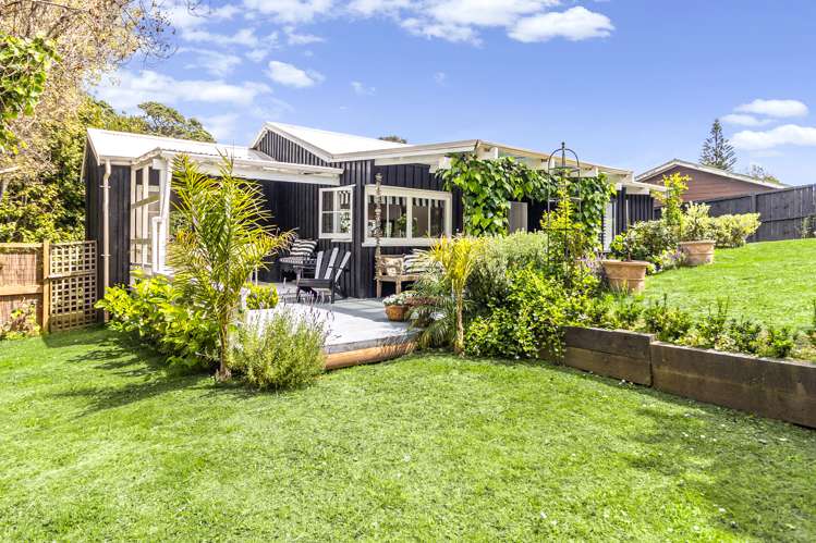 31 Alison Road Surfdale_24