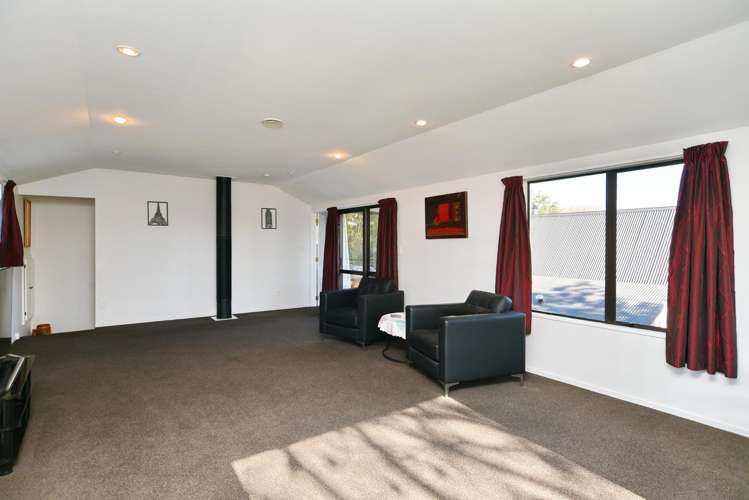 63 Trafford Street Harewood_21