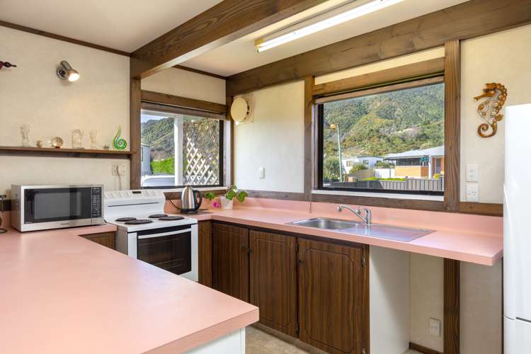 39 Moana View Road Waikawa_11