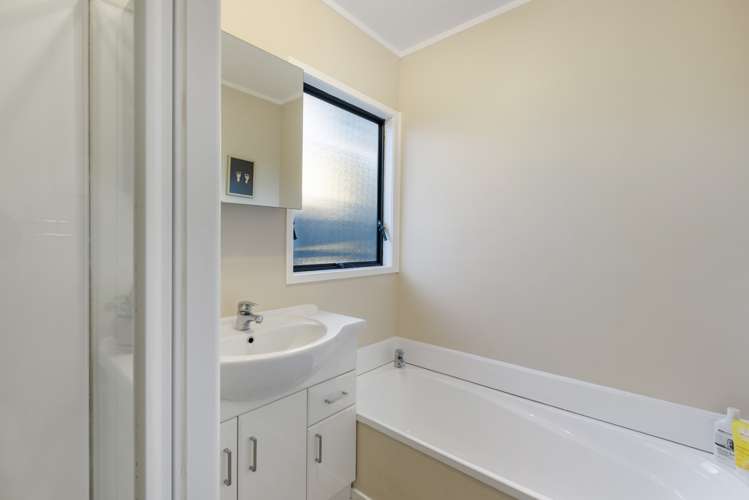 54 Solar Road Glen Eden_24