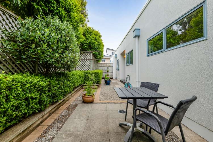 15a Bulteel Street New Plymouth Central_22