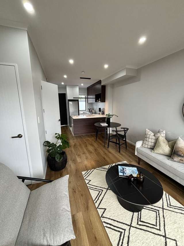 Modern Townhouse in Mount Albert