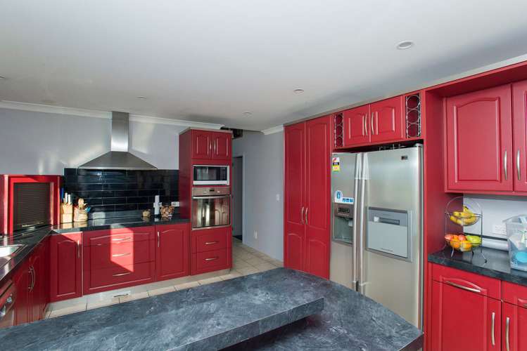 17 Pohutukawa Grove Lytton West_5