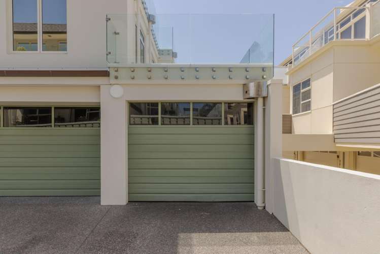 1A/45 Marine Parade Mt Maunganui_24