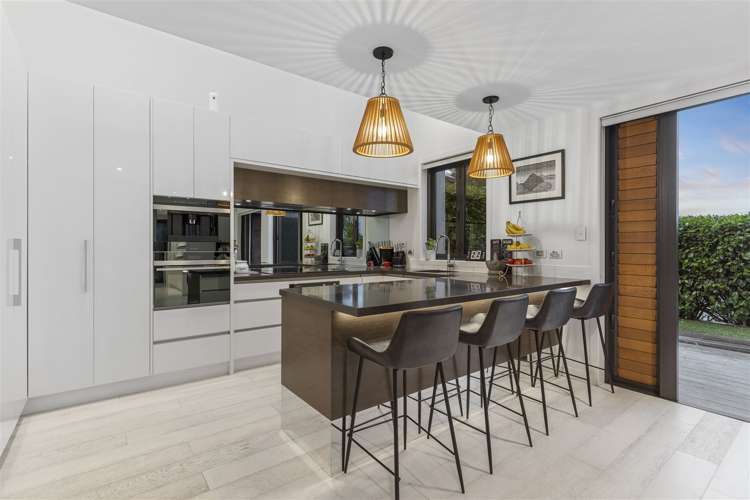 11 Tuatini Place Long Bay_10