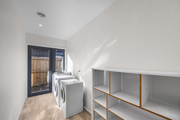 1 Barton Street Lake Hawea_12