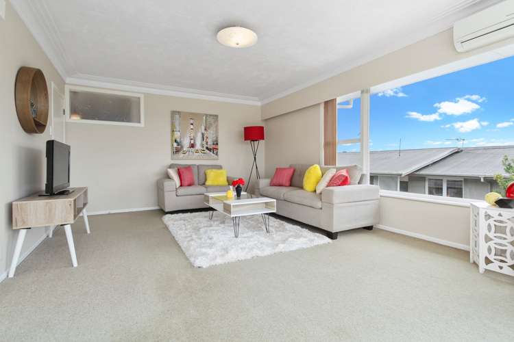 82 Royal View Road Te Atatu South_5