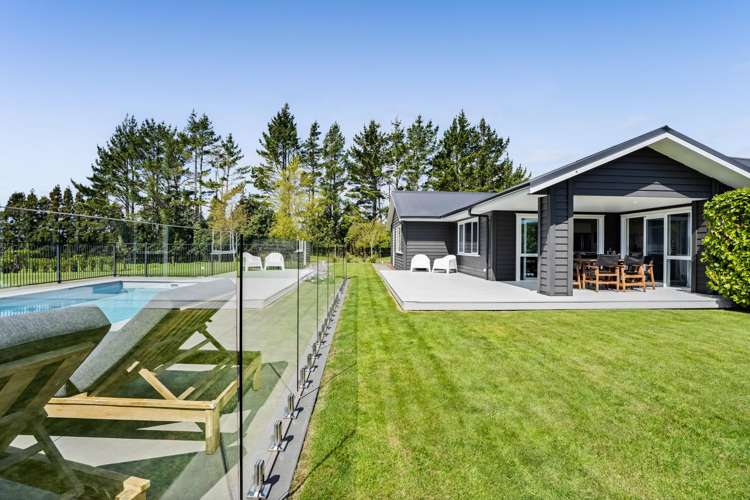 1371 Egmont Road Egmont Village_24