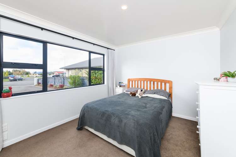 8 Almond Grove Feilding_10