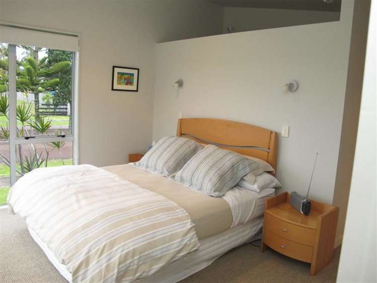 105 Ocean Close Matarangi_13