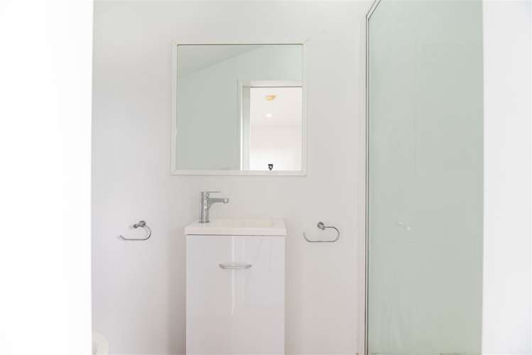 22/14 Ambrico Place New Lynn_10