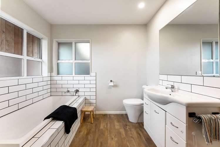 19 Poplar Grove Whalers Gate_16