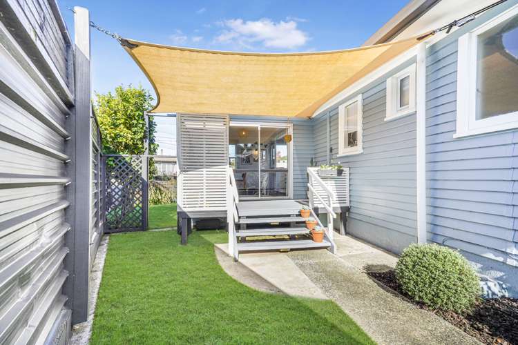 14 Manapouri Place Glenview_11