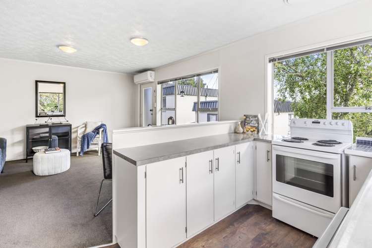 2/10 Don Croot Street Morningside_10