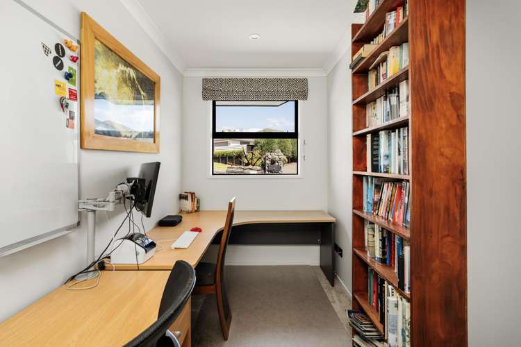 21 Benmore Crescent Pyes Pa_13