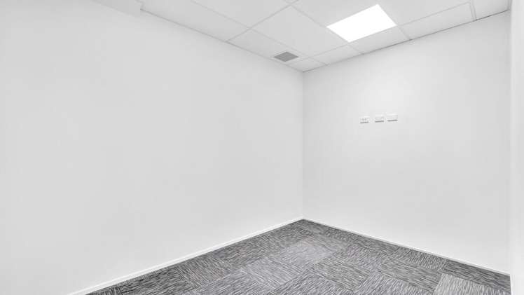 92 Russley Road Russley_2