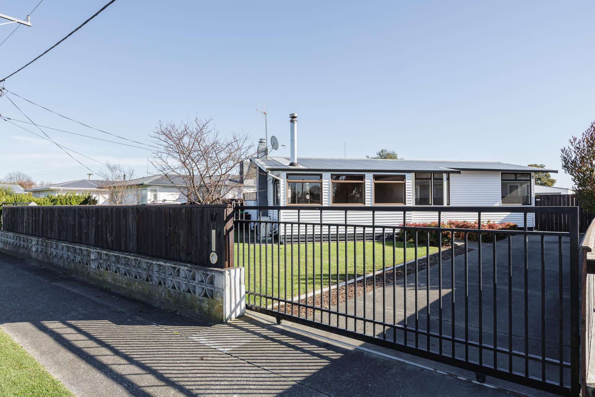 17 Harold Holt Avenue Onekawa_0