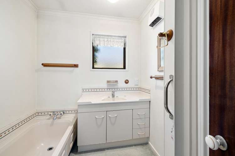 7 Clivedon Place Redwood_11