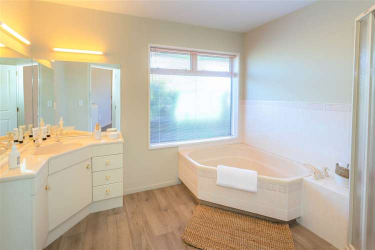 90 Roydon Drive Templeton_19