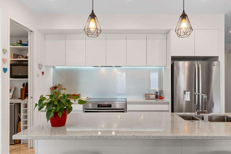 38 Carnaveron Drive Lincoln_4