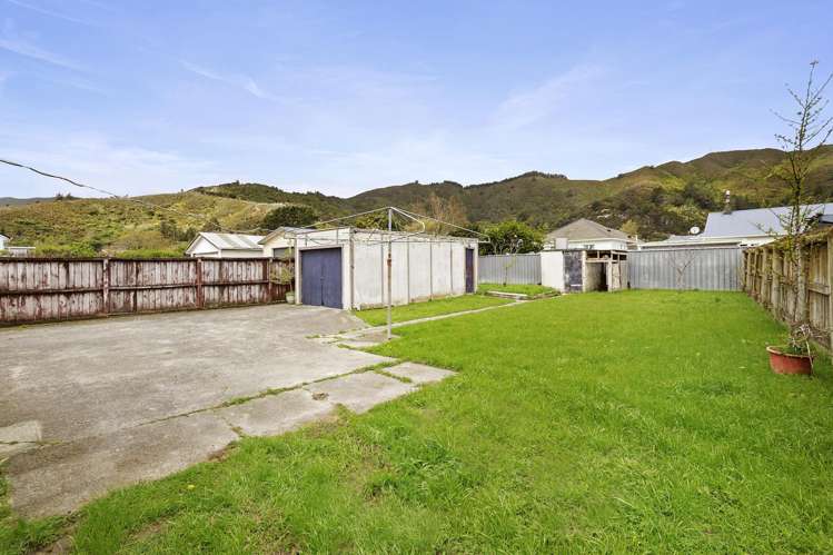 22 Shearer Crescent Naenae_10