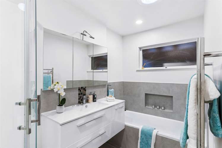 2/40 James Evans Drive Northcote_13