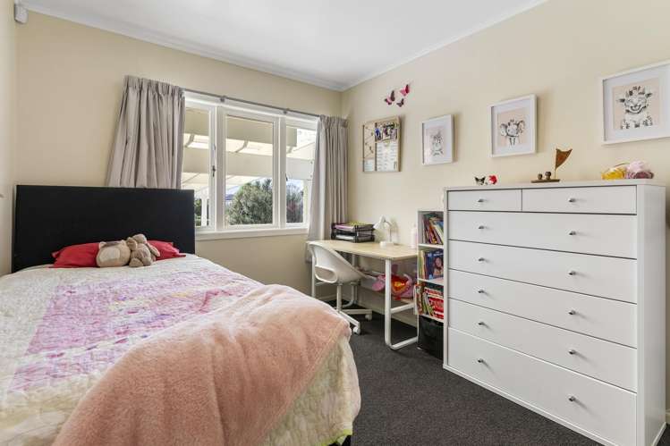 13 Ayrton Street Te Atatu South_9