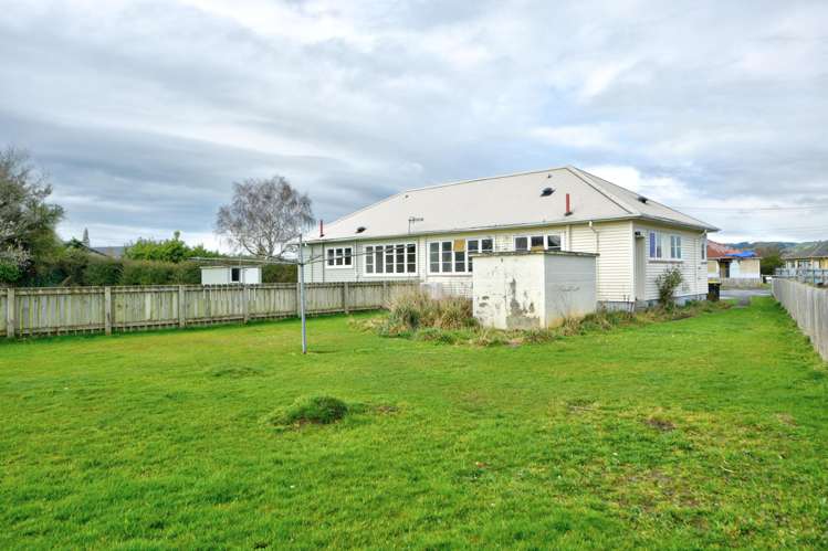 19 and 21 Churchill Avenue_4