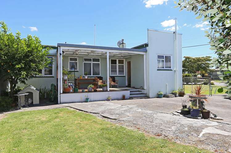 406 Willowpark Road South Akina_9