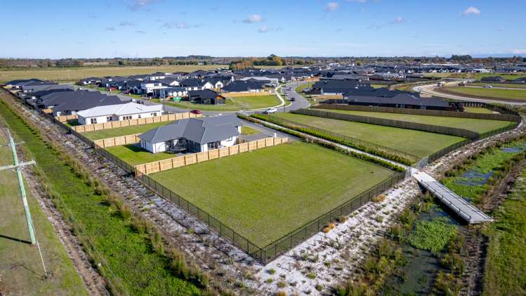 54 Candlesticks Crescent Lincoln_5