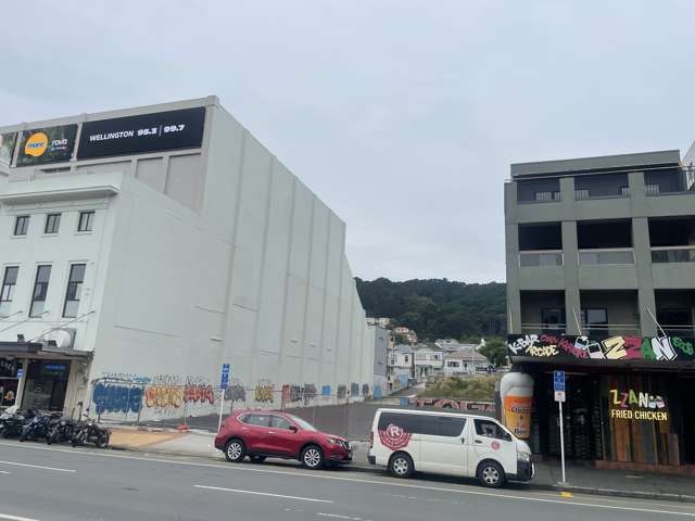 Prime Courtenay Place Yard for Lease – High Profile & Endless Potential