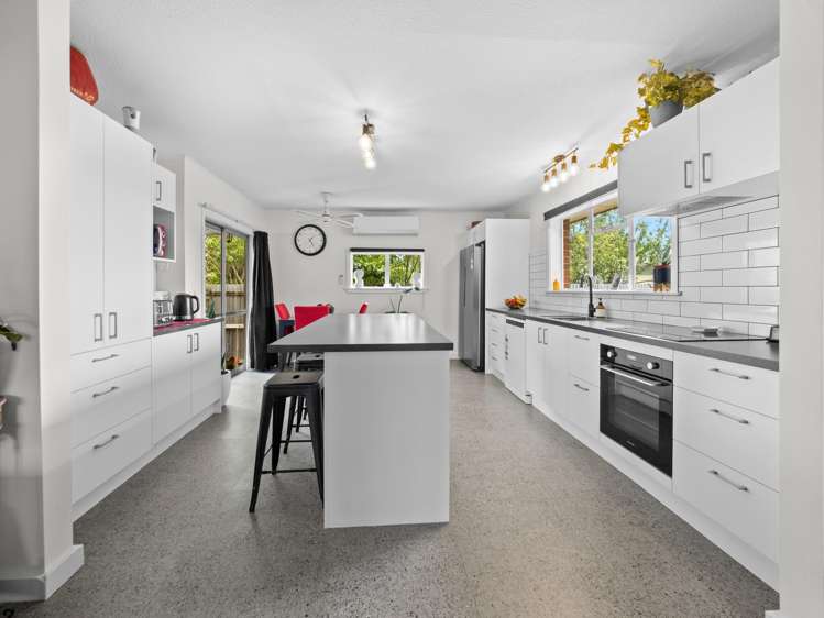 152 Kermode Street_1