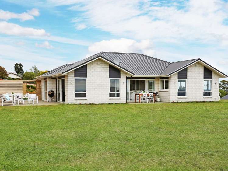 23 Lawrence Carter Drive Bombay_16