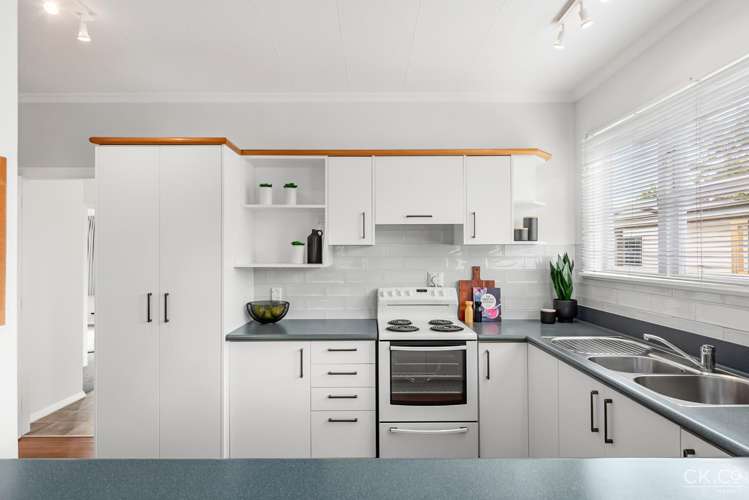 32 Hall Crescent Epuni_2