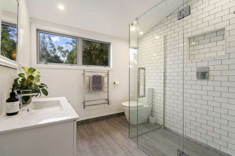 39 & 41 Upland Road Huia_9