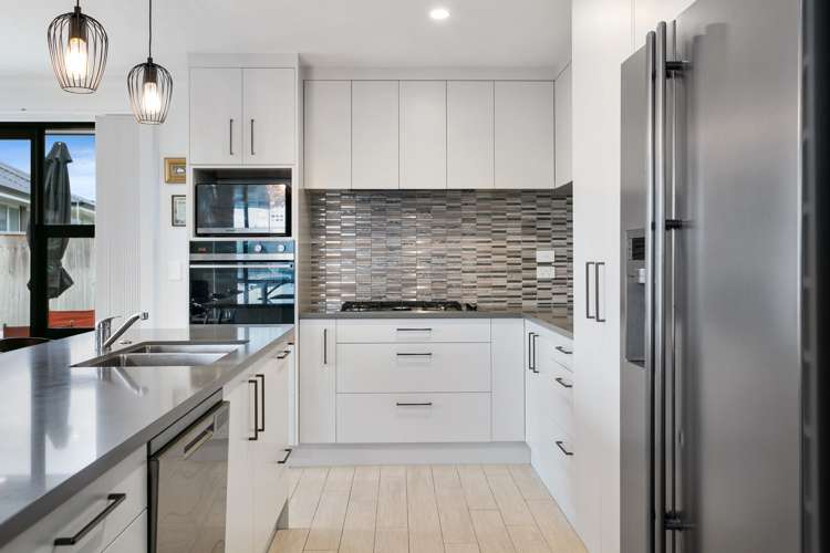 8 Raupo Crescent Wharewaka_8