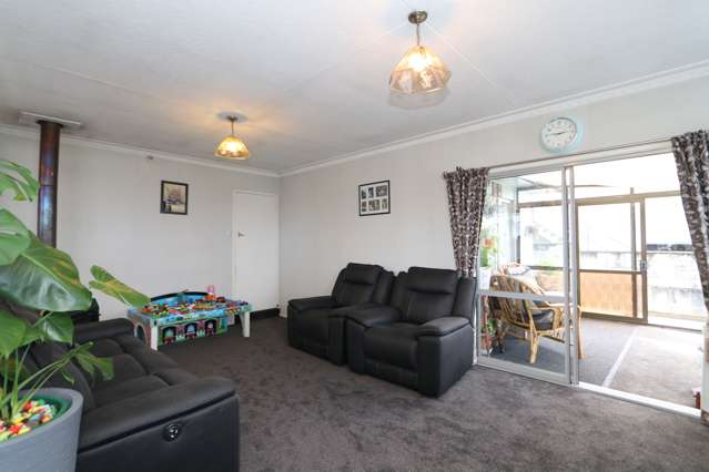 52 Edinburgh Crescent Waikiwi_4