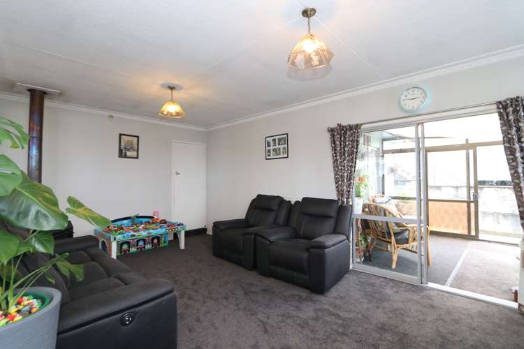 52 Edinburgh Crescent Waikiwi_4