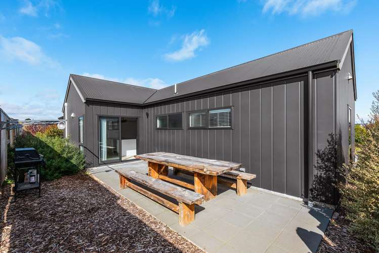 14 Wai Terrace Wharewaka_15