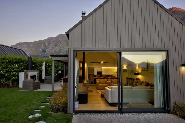 54 Falconer Rise Jacks Point_11