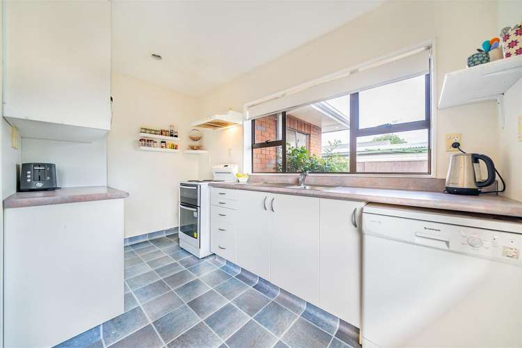 5 California Drive Totara Park_8