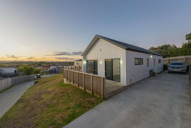 12 Taupata Lane Helensville_16