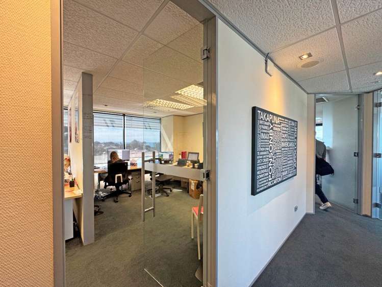 Unit 5/95 Hurstmere Road Takapuna_4