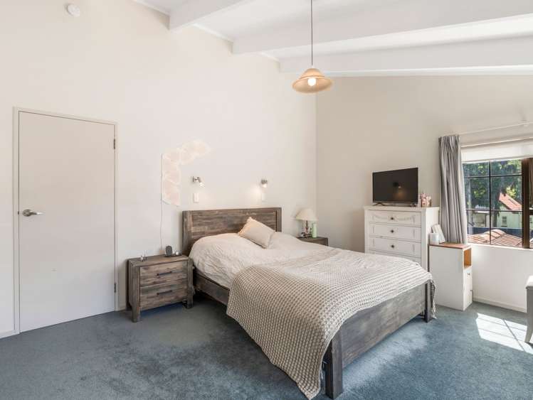 1 Acton Place Saint Johns Hill_21