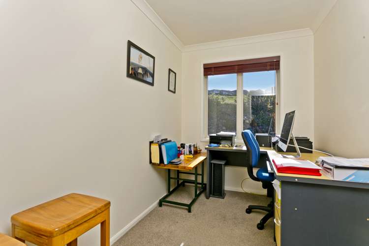 33 Lax Crescent Leigh_17