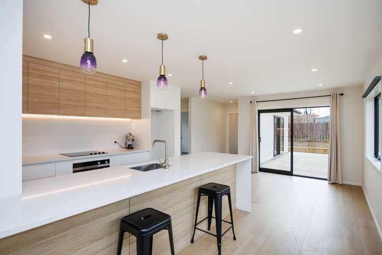 5 Rayner Lane_0