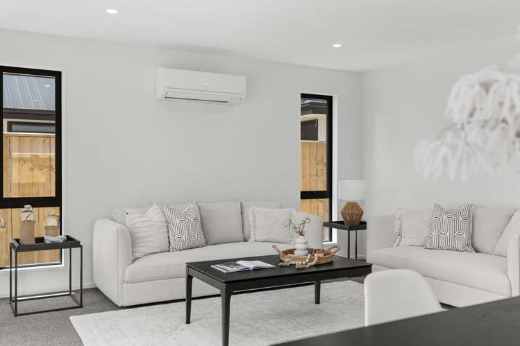 2/4 Ramore Place Redwood_4