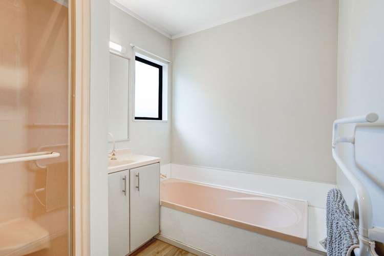 2/9 Eastwood Rise Browns Bay_15